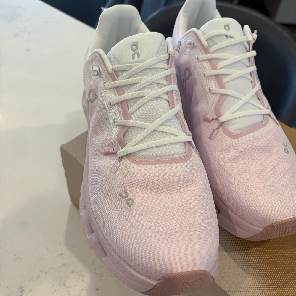 Cloudtilt Women's Pink Lightweight Running Sneakers